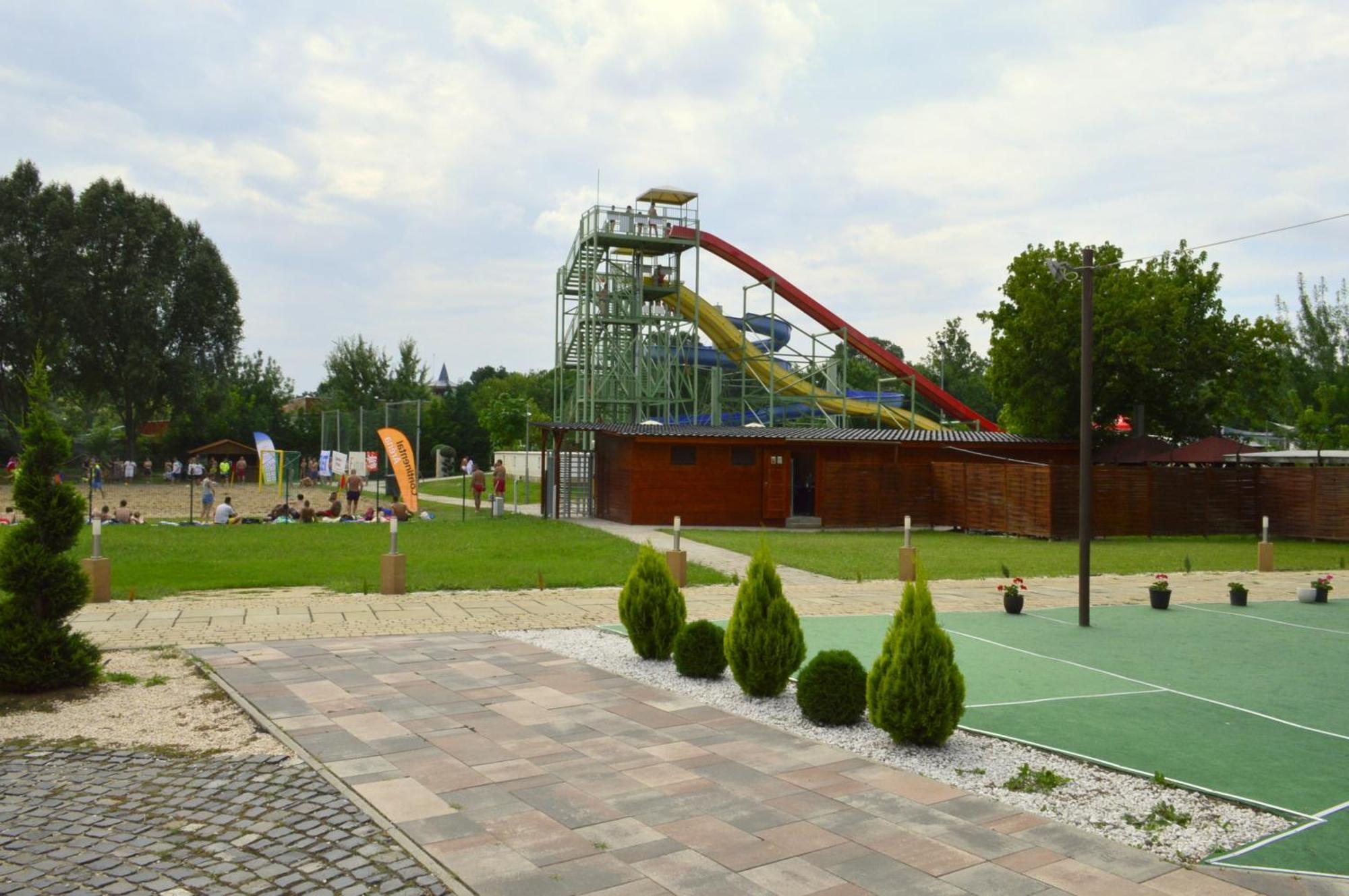 Hotel Írisz Nyíregyháza Exterior foto