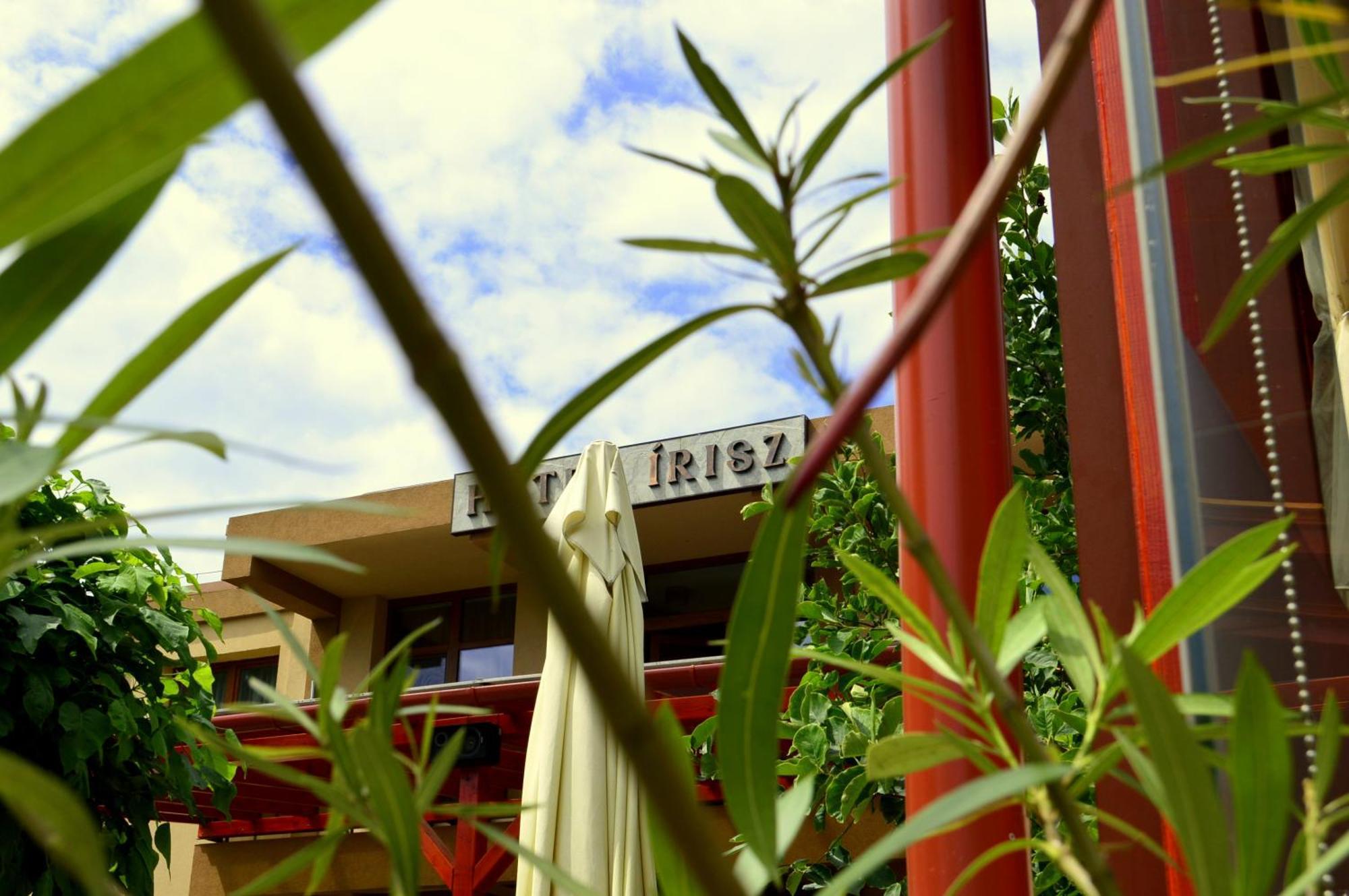 Hotel Írisz Nyíregyháza Exterior foto